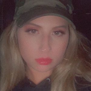 Meet your Posher, Leann